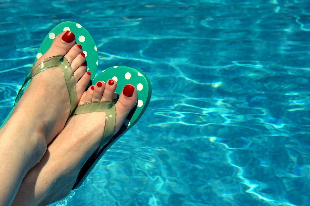 носенето на обувки в басейна за предотвратяване на гъбички